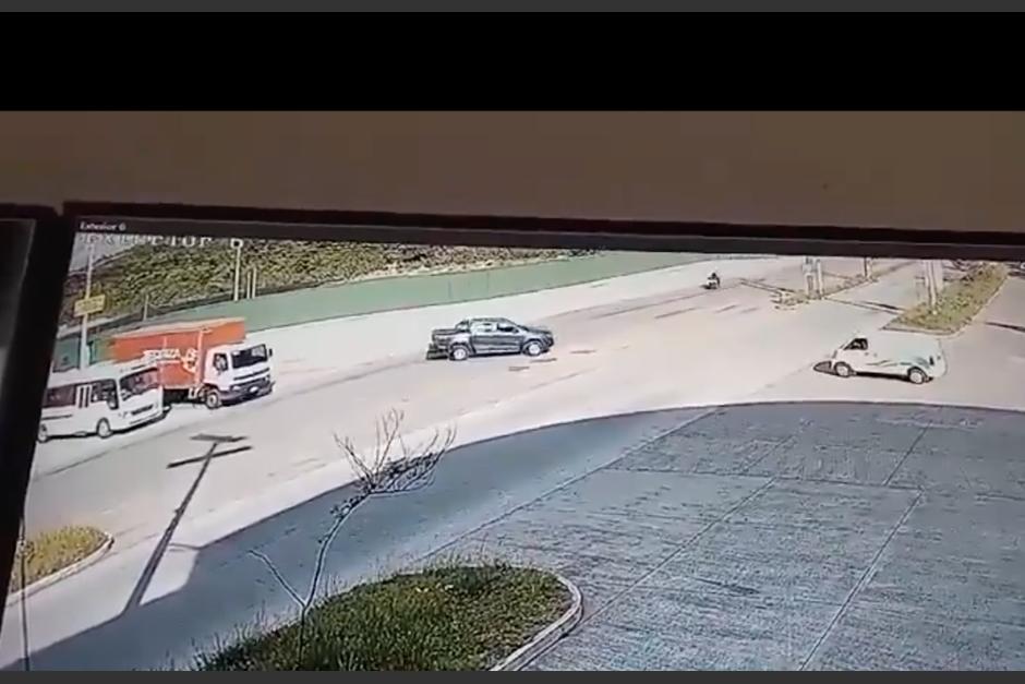 Accidente en interconexión con El Naranjo deja un conductor fallecido. (Foto: captura de video)