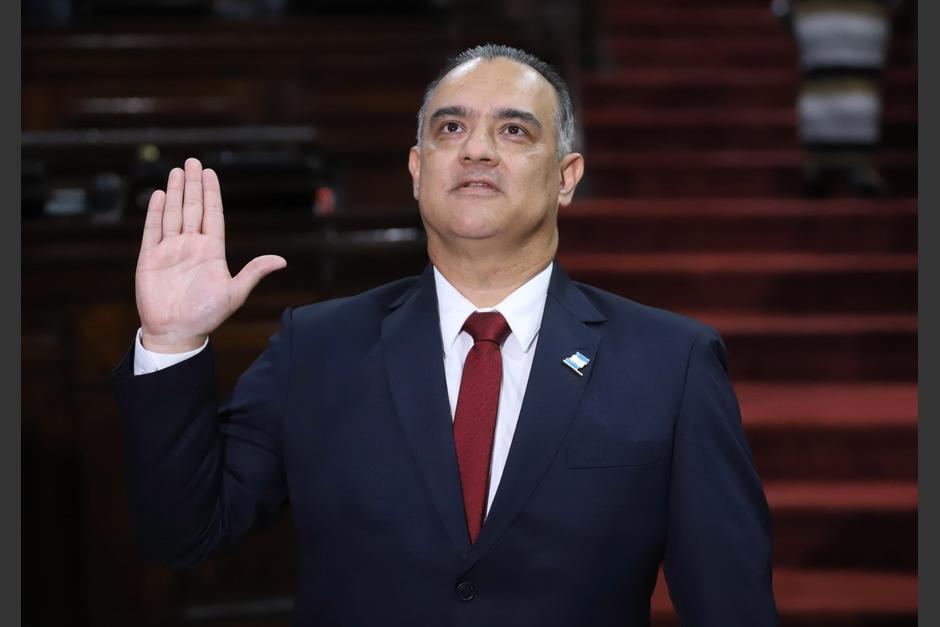 Carlos Sandoval fungirá durante cinco años como director general del Instituto de la Defensa Pública Penal. (Foto: Captura de pantalla)