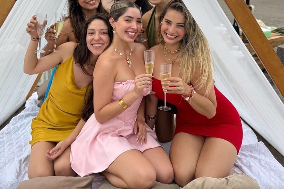 Larissa Graniello celebró su cumpleaños 31 con una gran fiesta en la playa. (Foto: Instagram)&nbsp;