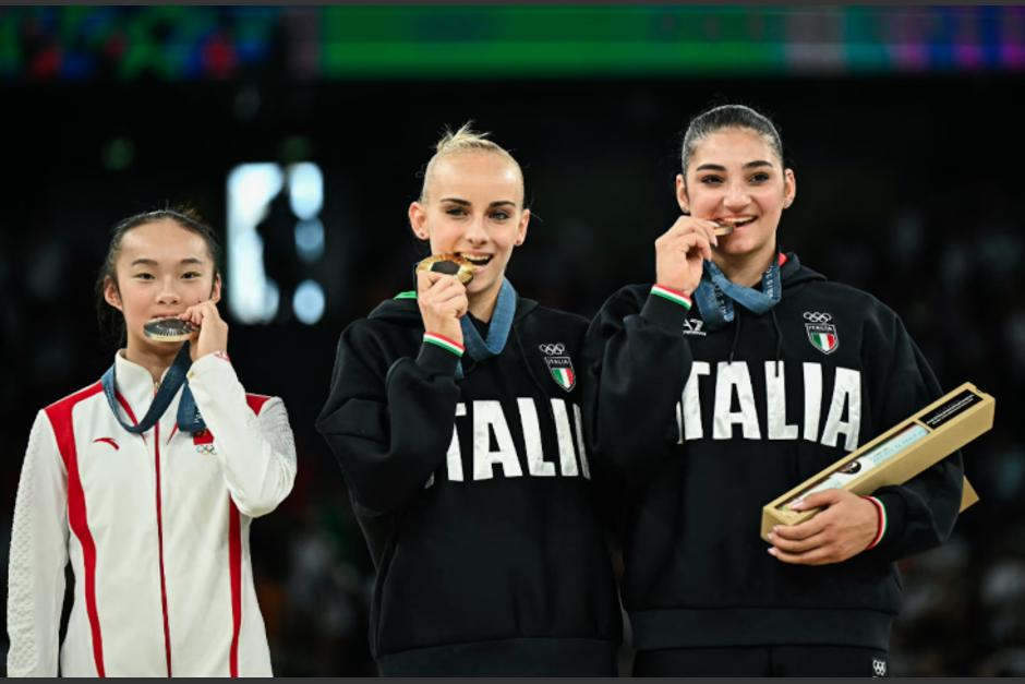 Zhou Yaqin de China (plata), Alice D'amato de Italia (oro) y Manila Esposito de Italia (bronce) (Foto: Captura de pantalla)