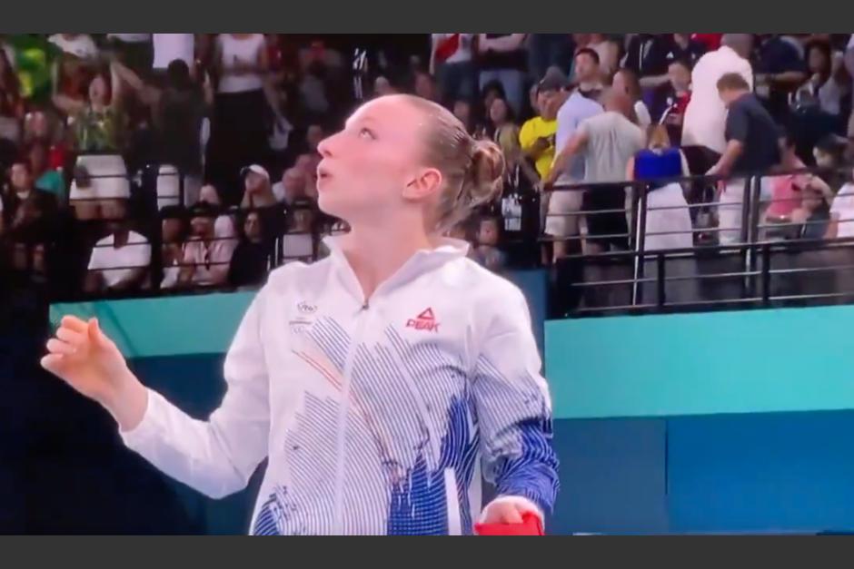 Gimnasta rumana celebró ganar medalla de bronce y a los pocos segundos se la "quitaron" tras modificación de puntaje. (Foto: redes sociales)&nbsp;