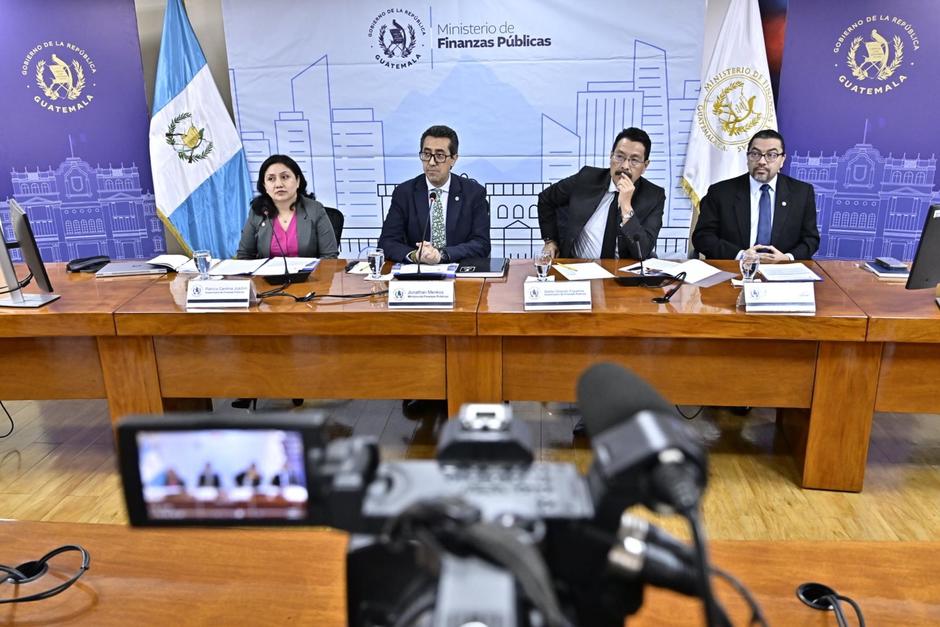 Conferencia de prensa de las autoridades del Ministerio de Finanzas Públicas. (Foto: AGN/Soy502)