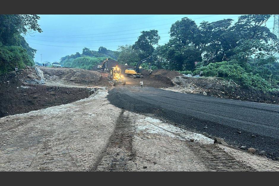 A mediados de junio se produjo un hundimiento que mantiene cerrado el paso por la autopista PalÃ­n-Escuintla. (Foto: CIV)