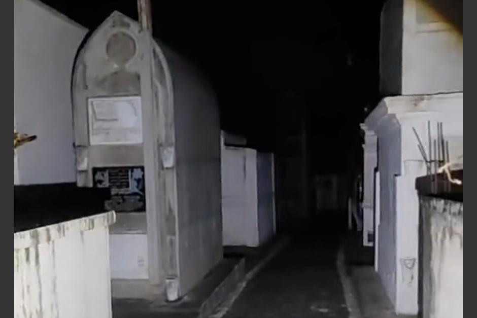 Investigan sucesos extraños en cementerio de Chimaltenango. (Foto: captura de pantalla)