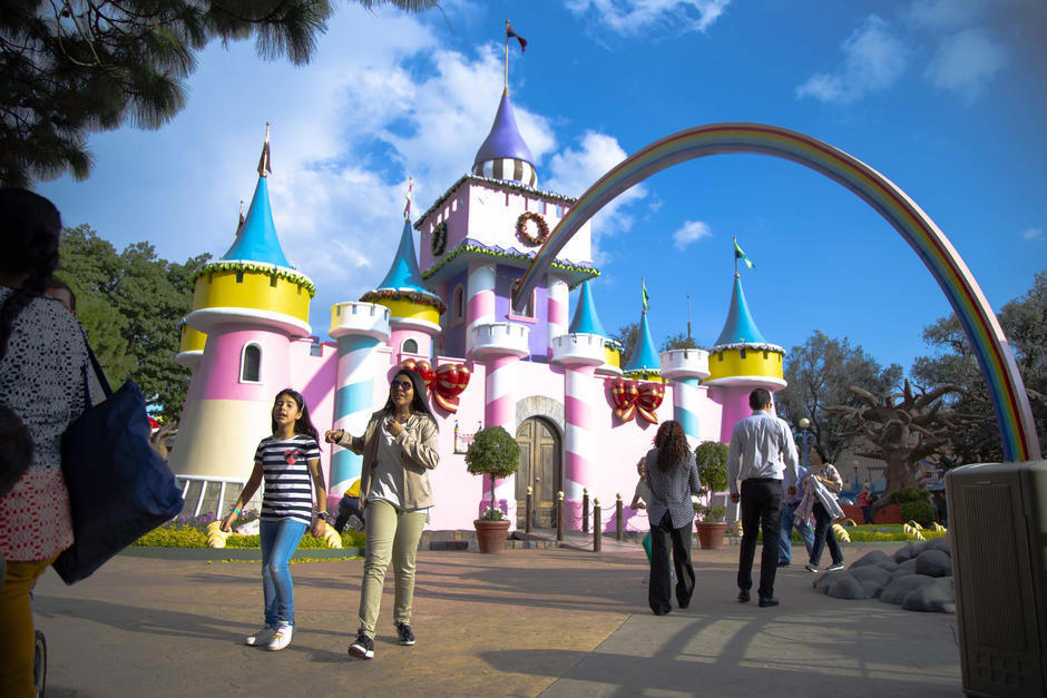 El parque de diversiones anunció nuevas plazas laborales para guatemaltecos que buscan empleo. (Foto: archivo/Soy502)