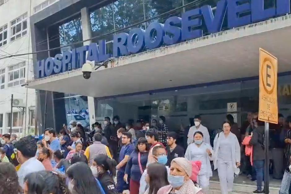 El Hospital Roosevelt evacuó a pacientes y su personal por una amenaza de bomba. (Foto: captura de pantalla)&nbsp;