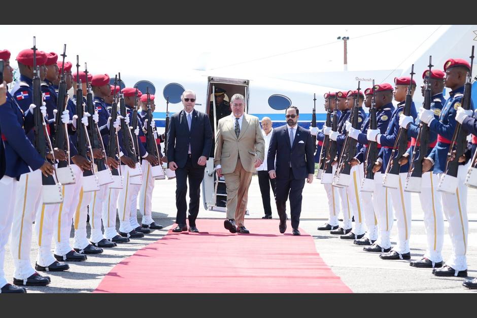 El presidente Bernardo Arévalo arribó República Dominicana para participar en la toma de posesión de Luis Abinader. (Foto: Cancillería República Dominicana)