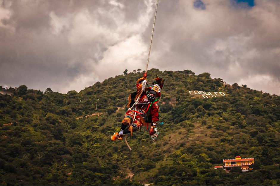 Autoridades y vecinos de Baja Verapaz buscan que la danza ancestral del Palo Volador sea reconocida legítimamente como patrimonio de Guatemala. (Foto: Inguat)