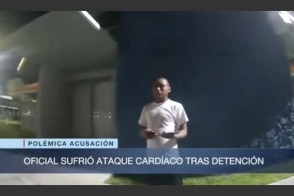 Un policía sufrió un infarto tras detener a un guatemalteco, quien ahora es fuertemente acusado por el hecho. (Foto: captura de video)