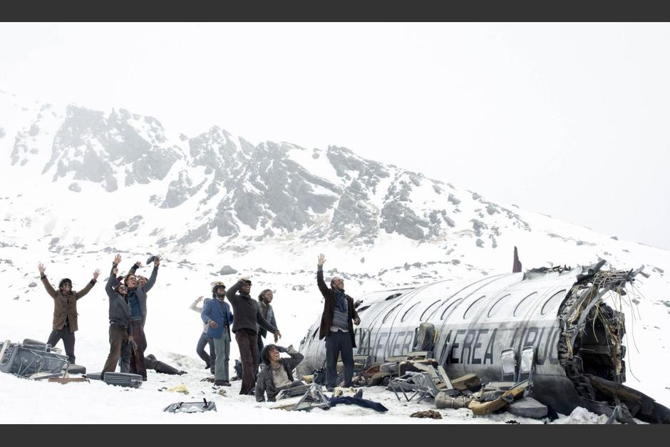 La sociedad de la nieve cuenta la historia de los sobrevivientes de la tragedia de los Andes. (Foto: Netflix)