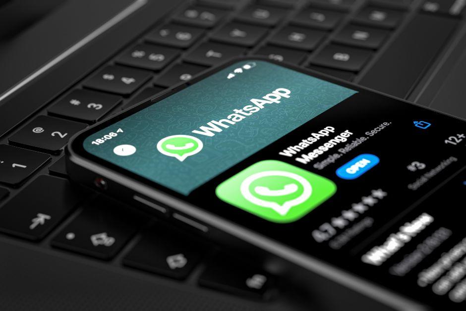 La nueva forma de operar de una estructura de estafadores que roban las cuentas de WhatsApp para pedir cambio de dólares. (Foto ilustrativa: Shutterstock)