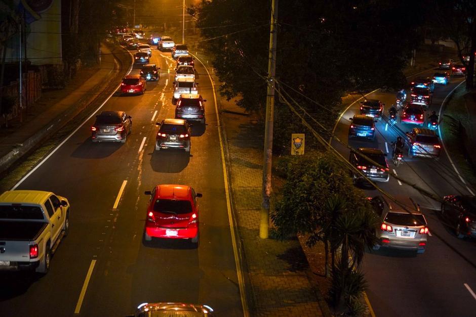 Los cuatro carriles se han habilitado para agilizar el tránsito en San Cristóbal. (Foto: Wilder López/Soy502)