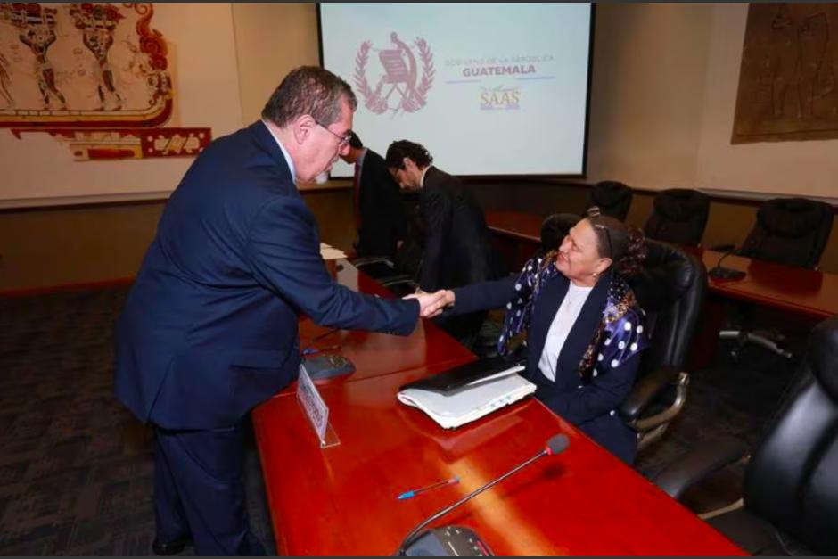 El MP convocó a una reunión entre Consuelo Porras y Bernardo Arévalo. (Foto: Presidencia)