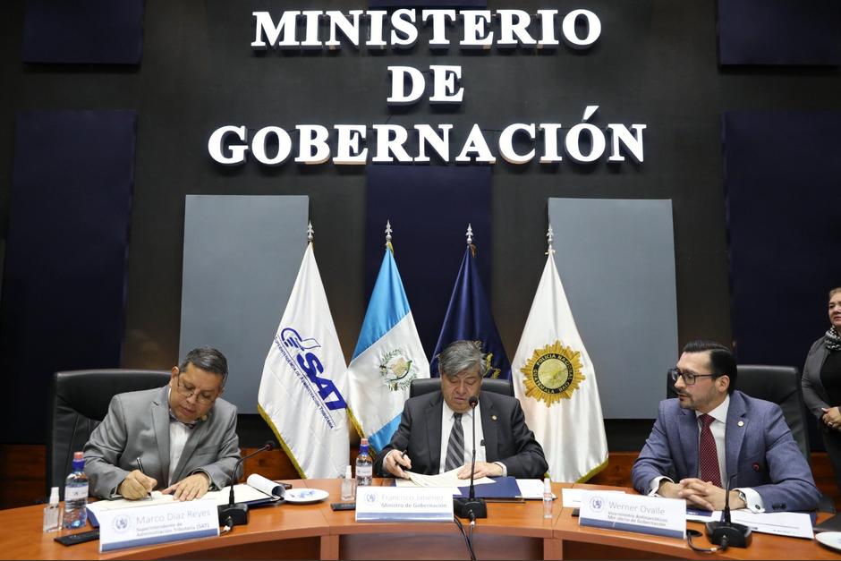 Francisco Jiménez (centro), será el&nbsp;Ministro de Gobernación para Guatemala del 2024 al 2028. (Foto: LVG)