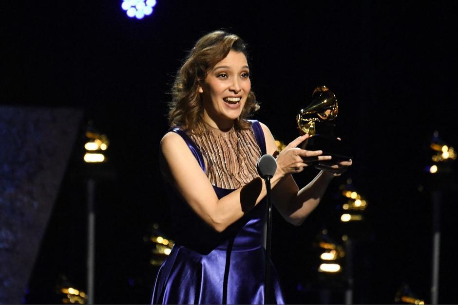 Gaby Moreno, ganadora de un Grammy por su producción&nbsp;"X Mí (Vol. 1)", como Mejor Álbum de Pop Latino. (Foto: AFP)