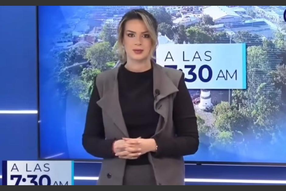La conductora de televisión compartió su reacción al fuerte temblor en pleno noticiero en vivo. (Foto: captura de video)