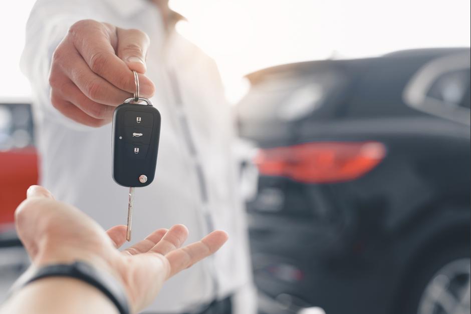 El usuario pidió asesoría antes de comprar un vehículo que vio, sin imaginar lo que descubriría. (Foto: Shutterstock)