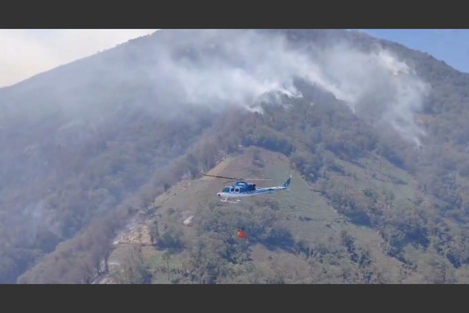 El Gobierno confirmó que pidió ayuda internacional para combatir el incendio en el volcán de Agua. (Foto: Ejército de Guatemala)