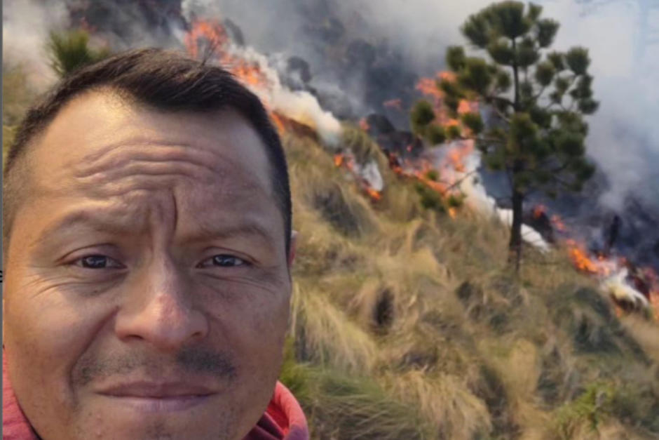 Las llamas en el volcán de Agua aún no se consumen. (Foto: CAPtura de pantalla)