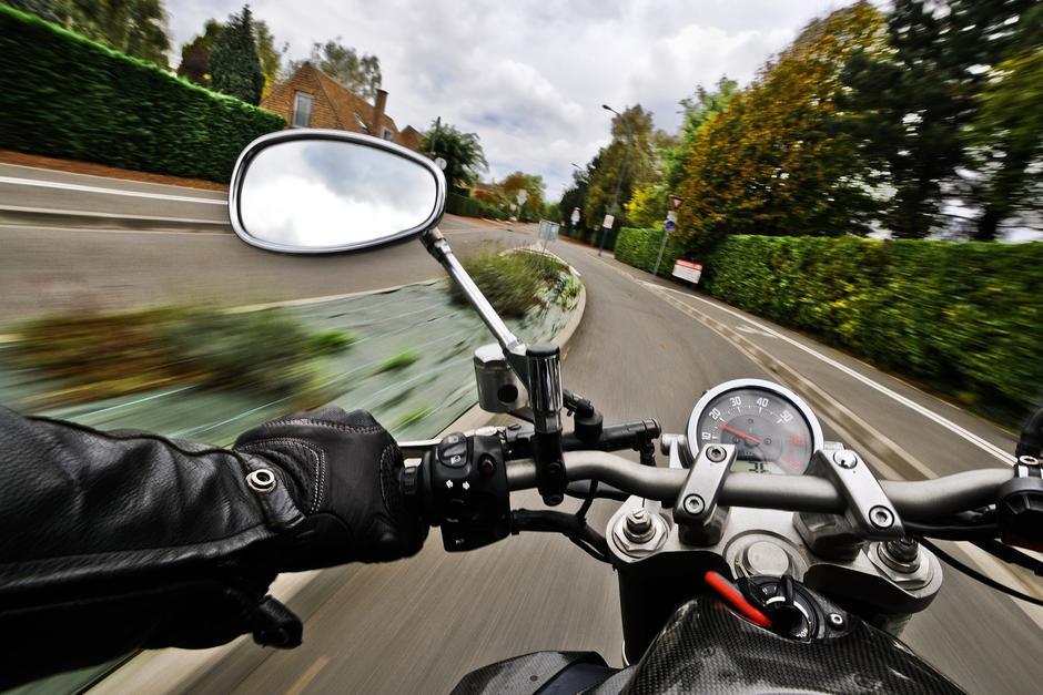 Arriesgado viaje en moto (Foto: ilustrativa Shutterstock)
