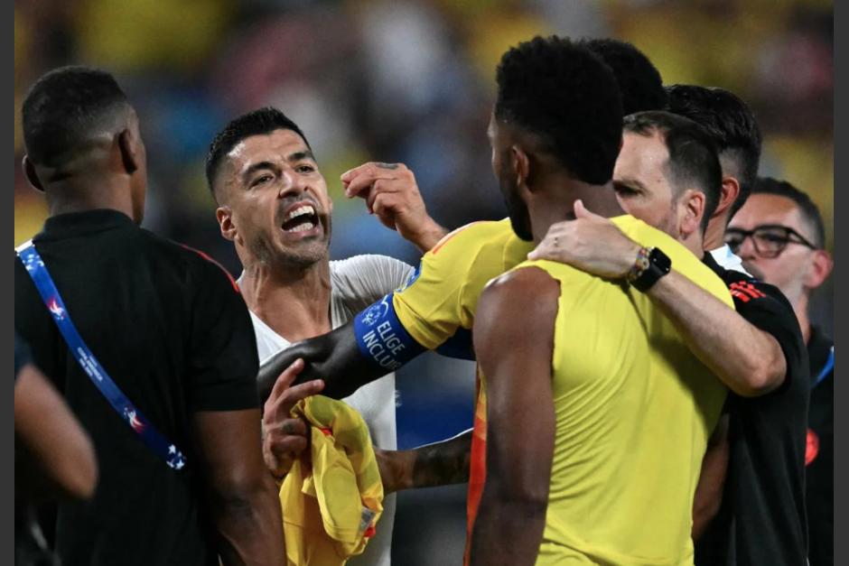 Jugadores de Uruguay, defendieron a sus familiares tras la victoria de Colombia. (Foto: AFP)