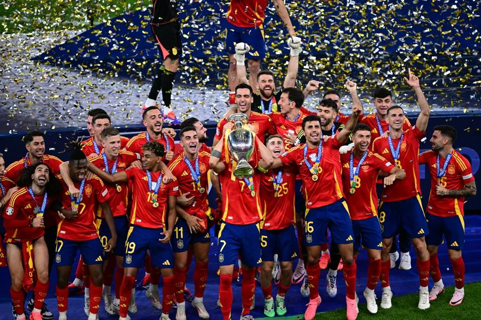 España se coronó en Berlin tras derrotar a Inglaterra 2-1 en la final de la Eurocopa 2024. (Foto: AFP)