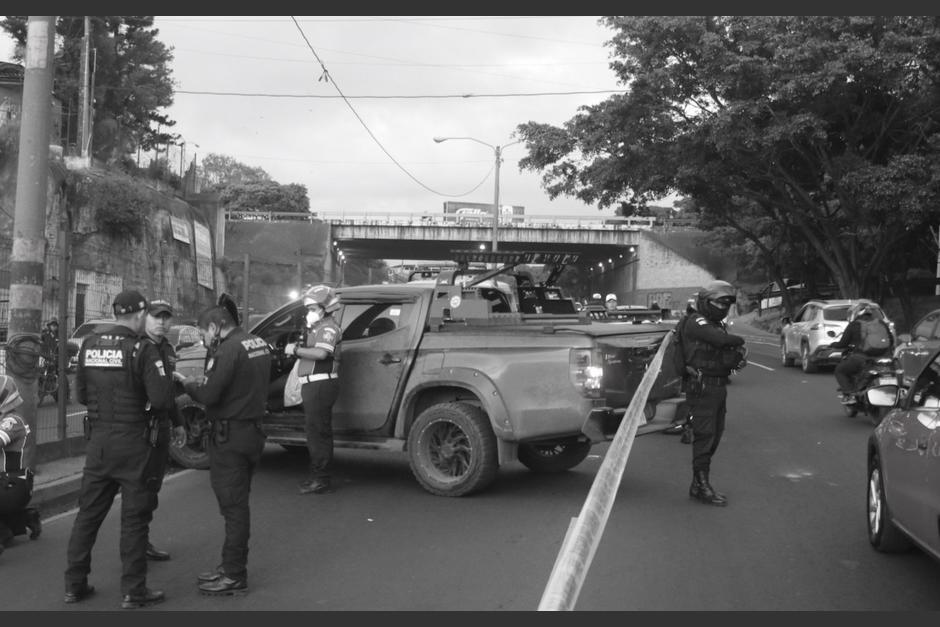 El conductor que fue atacado y murió en el kilómetro 5.5 de la ruta al Atlántico. (Foto: Bomberos Municipales)