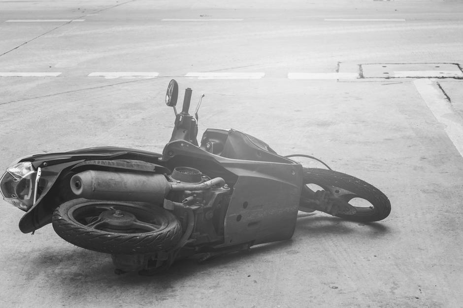 Una madre murió en un accidente de moto cuando se dirigía a dejar a su hija a clases. (Foto ilustrativa: Shutterstock)