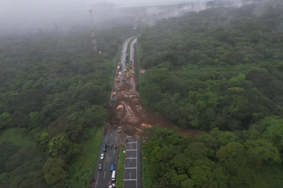 El CIV asegura que se coordinan acciones para habilitar por lo menos dos carriles de la autopista a Palín. (Foto: Gobierno de Guatemala)