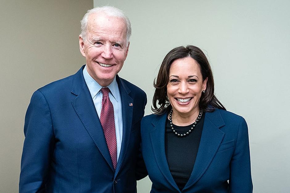 Joe Biden considera que Kamala Harris debe sustituirlo como candidata a la presidencia de EE.UU. (Foto: AFP)