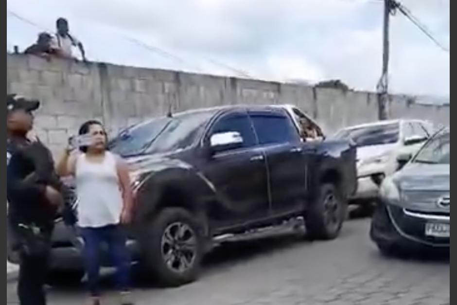 El confuso incidente en el que presuntamente estuvo involucrado el alcalde de Jocotenango. (Foto: captura de video)