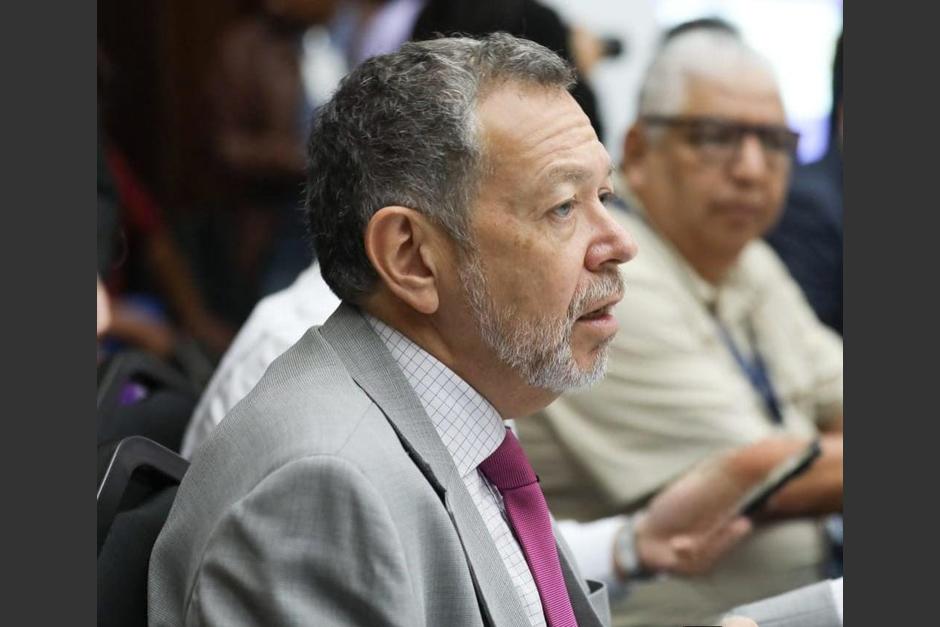 El ministro Félix Alvarado explicó como se reorienta el trámite de un préstamo que se heredó del gobierno de Alejandro Giammattei. (Foto: Congreso)
