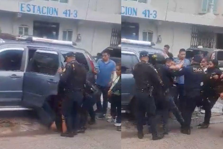 Un hombre fue capturado por agentes de la PNC frente a la subestación. (Foto: Captura de video)