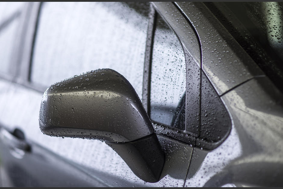 Durante la época de lluvia también debes lavar tu auto. (Foto: Shutterstock)