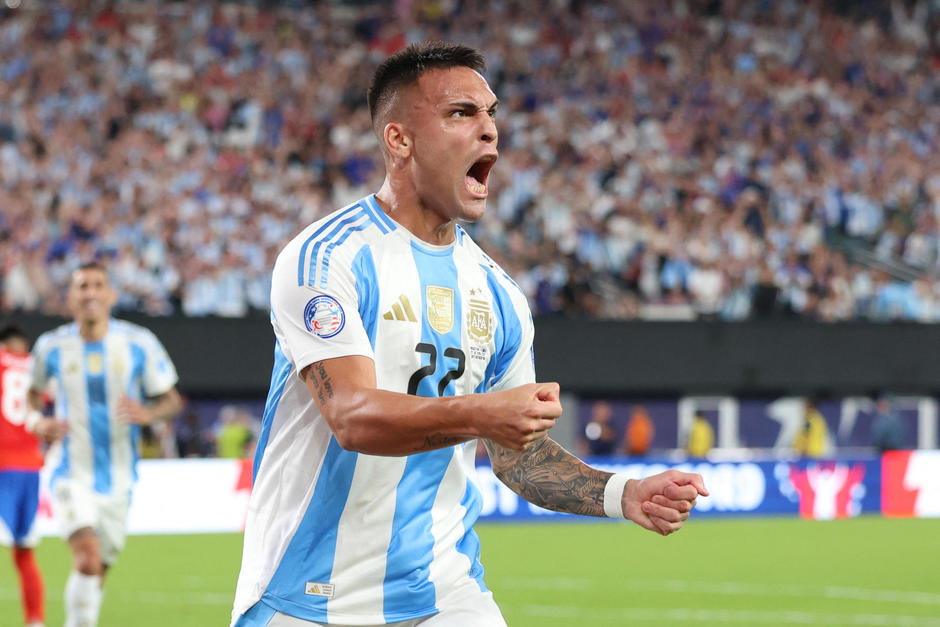 El argentino Lautaro Martínez anotó el único gol del compromiso ante Chile. (Foto: AFP)