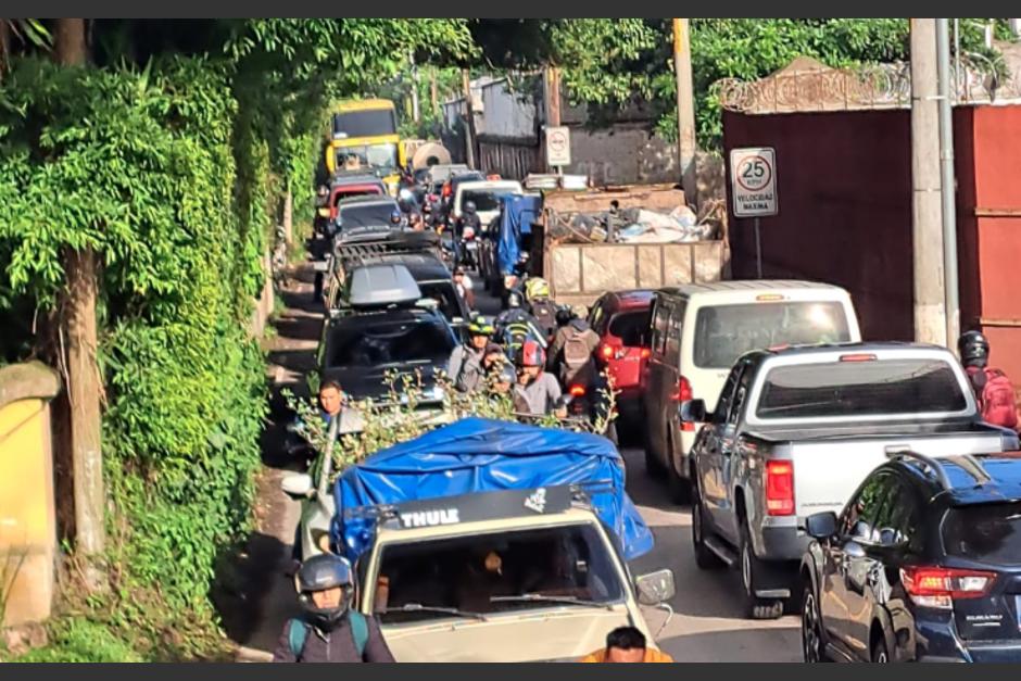 Reportan una fuerte carga vehicular en Sacatepéquez, con dirección hacia Escuintla. (Foto: INGT)