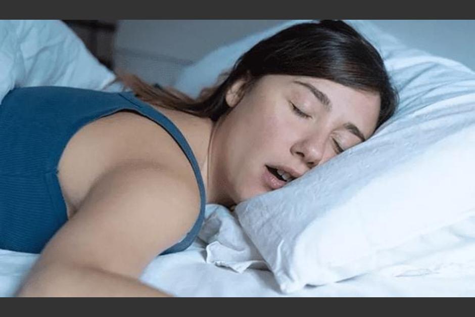 Si duermes con la boca abierta, debes conocer la razón y lo que implica para tu salud. (Foto: elcaribe)