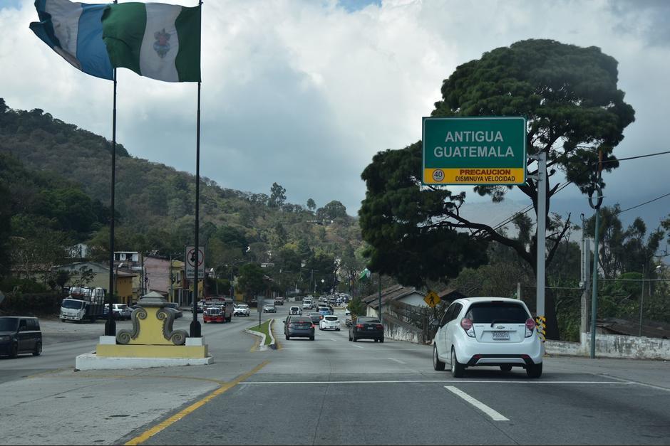 Los hundimientos se reportan en la ruta ubicada en Santa Lucía Milpas Altas. (Foto: Fredy Hernández / Soy502)
