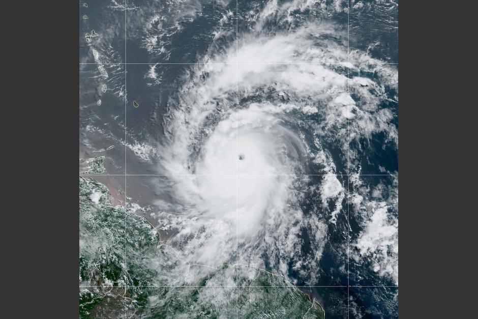 El huracán Berly se fortaleció rápidamente y ahora es categoría 4. (Foto: Centro Nacional de Huracanes)&nbsp;