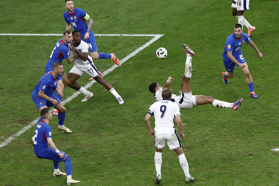 El inglés del Real Madrid, Jude Bellingham, anotó una chilena en el último suspiro del encuentro. (Foto: AFP)