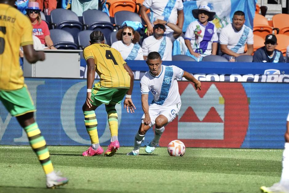 Carlos Anselmo Mejía (6) es uno de los convocados para los partido contra Ecuador y Venezuela. (Foto: Fedefut)