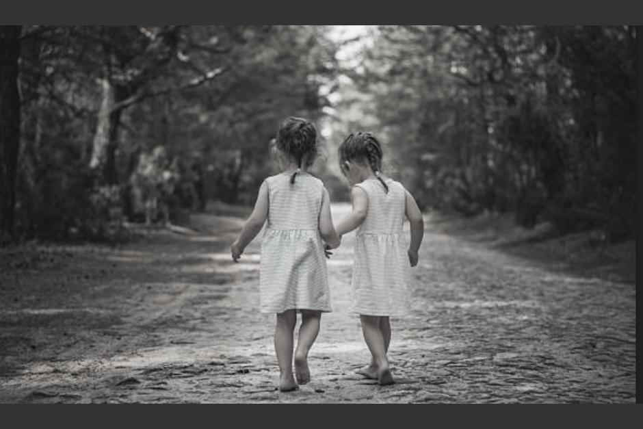 Las hermanitas gemelas que murieron tras un incendio que consumió su vivienda en Coatepeque. (Foto ilustrativa: iStock)