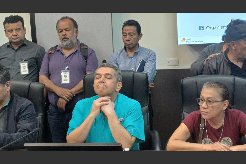 El líder sindical del magisterio, Joviel Acevedo, se queja de las críticas en su contra, en reunión con diputados. (Foto: Karla Gutiérrez/Soy502)