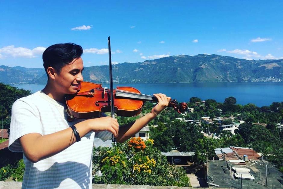 El talentoso violinista necesita juntar dinero para el viaje a Mississippi. (Foto: Instagram)