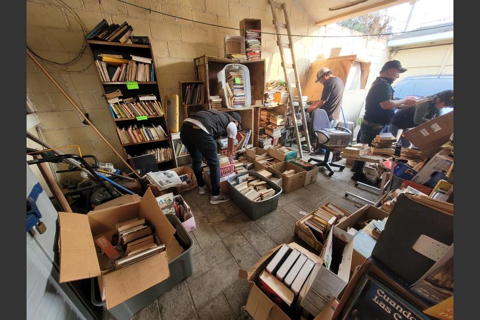 Un hombre fue detenido por comercializar documentos y libros extraídos de la Biblioteca Nacional. (Foto: MP)