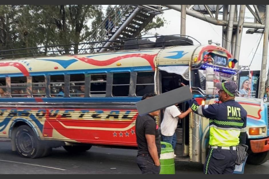 La PMT de Guatemala informó sobre el resultado de un operativo en la calzada Roosevelt. (Foto: Amílcar Montejo)