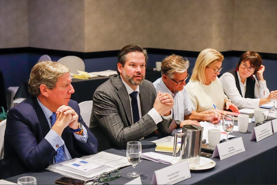 Los Eurodiputados se reunieron con la cúpula empresarial del país para analizar inversiones. (Foto: CIG/Soy502)