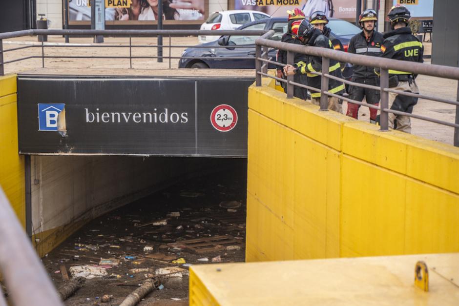 De momento no se han reportado fallecidos adentro del parking de Bonaire, en Valencia. (Foto: Europa Press)