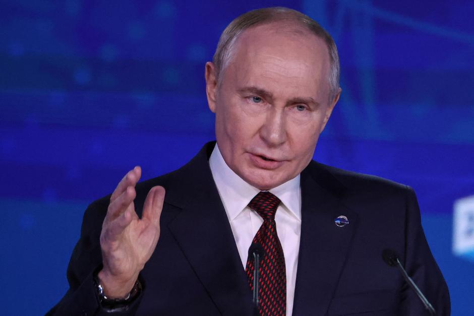 "Me gustaría aprovechar esta oportunidad para felicitarlo", afirmó Putin en el foro de Valdai en Sochi. (Foto: AFP)