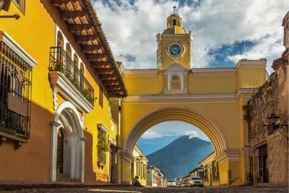 Natgeo incluye a Antigua Guatemala como uno de los mejores destinos para viajar; enaltece la cumbre del volcán de fuego.&nbsp;(Foto: Archivo/Soy502)&nbsp;